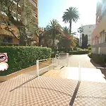 Grand Climatise Avec Alcove Et Terrasse Au Centre De - Fr-1-196-288