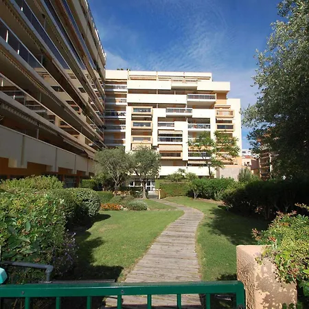 Grand Climatise Avec Alcove Et Terrasse Au Centre De - Fr-1-196-288 Appartement Menton
