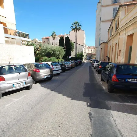 公寓 Grand Climatise Avec Alcove Et Terrasse Au Centre De - Fr-1-196-288